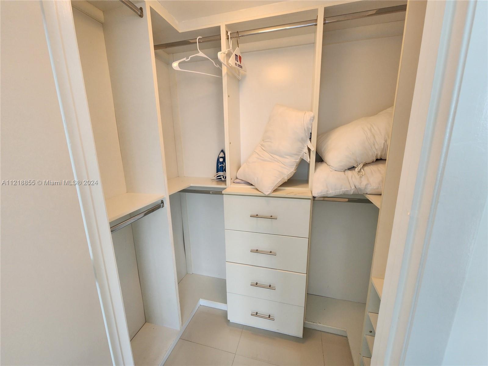 ICON BRICKELL CONDO - Residential