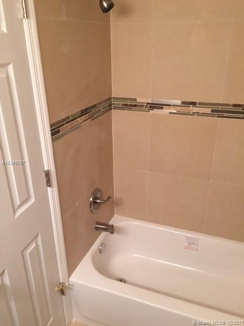 VILLAGE TOWNHOUSE POMPANO - Residential Lease