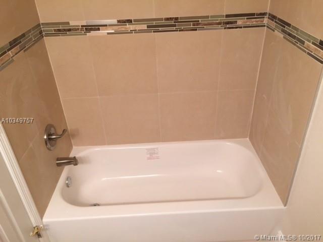 VILLAGE TOWNHOUSE POMPANO - Residential Lease