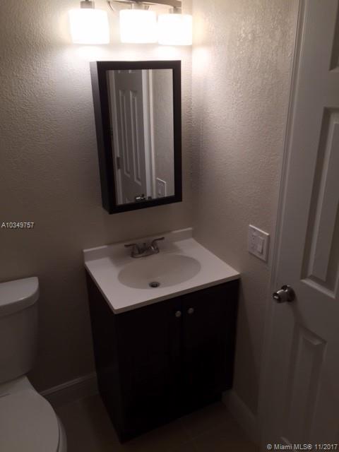 VILLAGE TOWNHOUSE POMPANO - Residential Lease