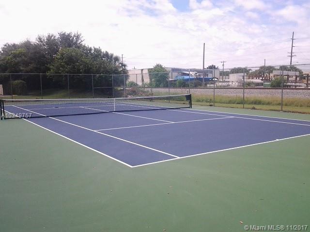 VILLAGE TOWNHOUSE POMPANO - Residential Lease