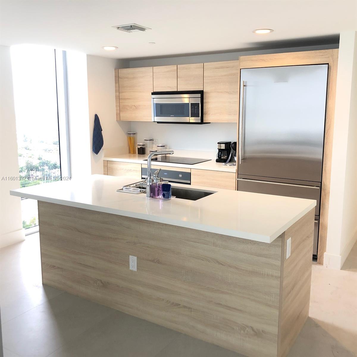THE HARBOUR CONDO - Residential