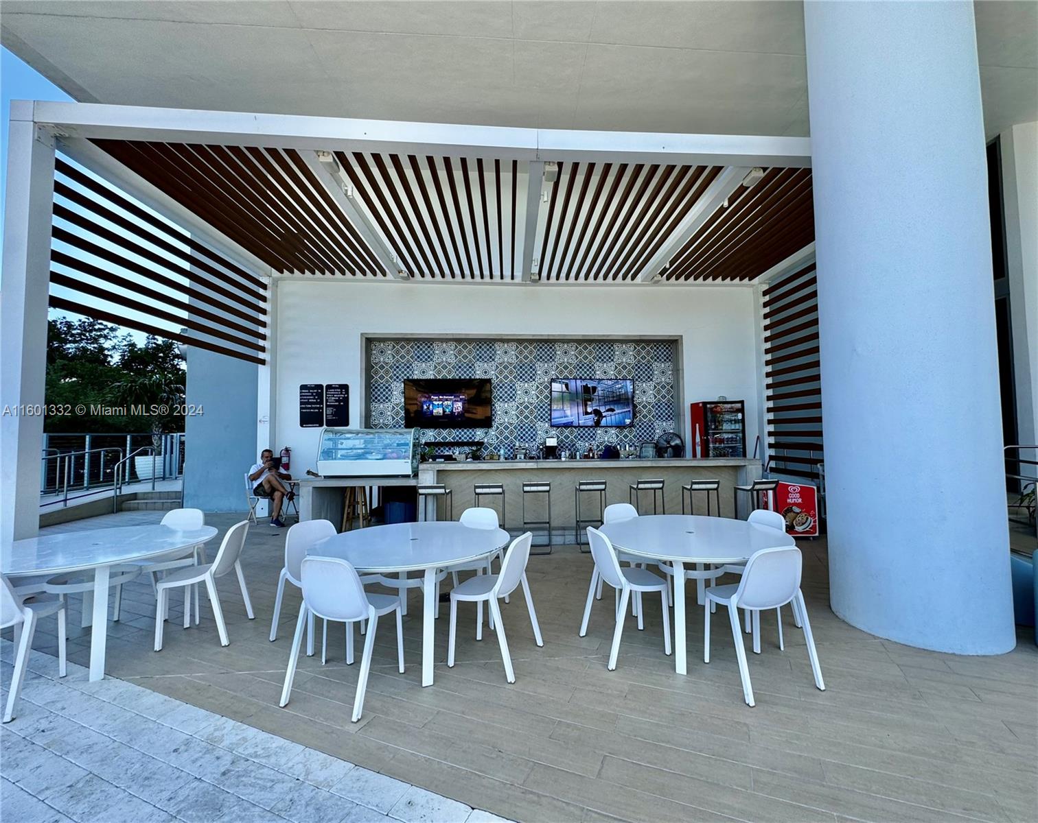 THE HARBOUR CONDO - Residential