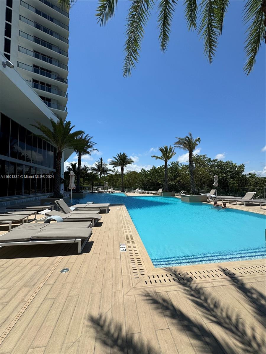 THE HARBOUR CONDO - Residential
