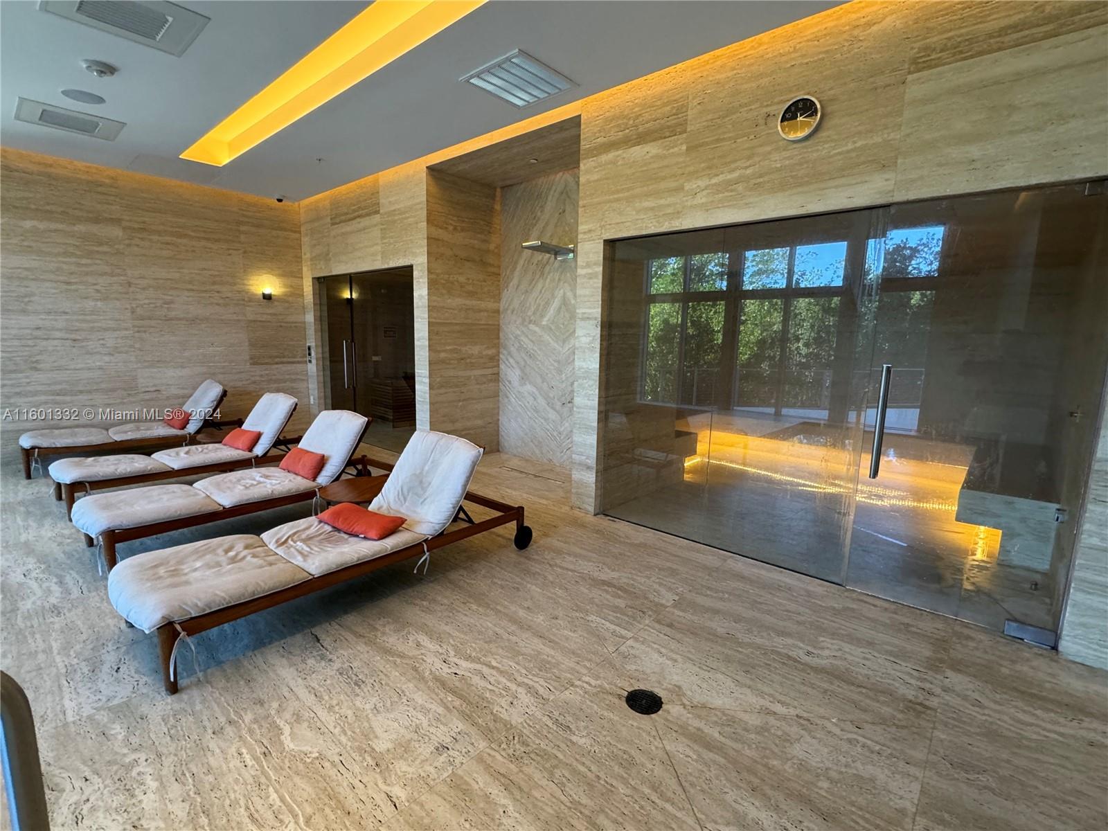 THE HARBOUR CONDO - Residential