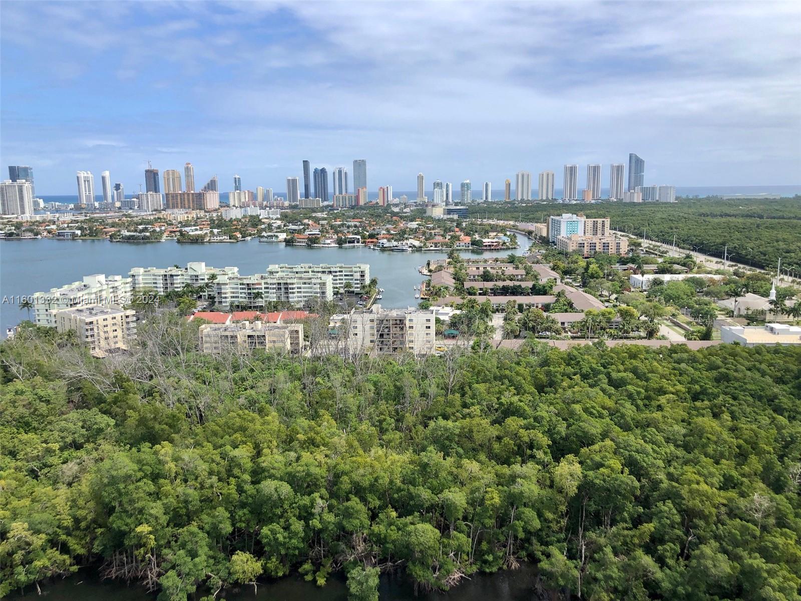THE HARBOUR CONDO - Residential