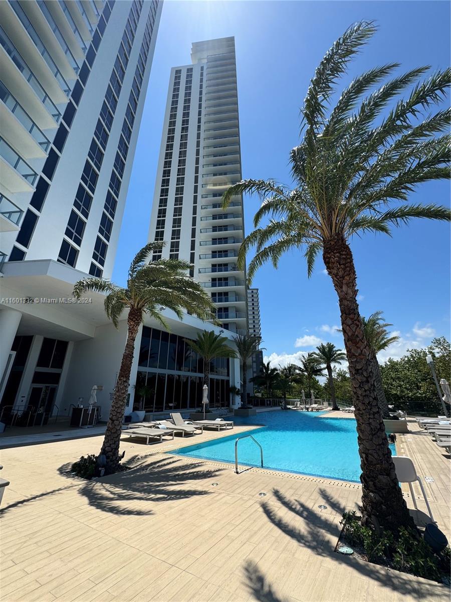 THE HARBOUR CONDO - Residential