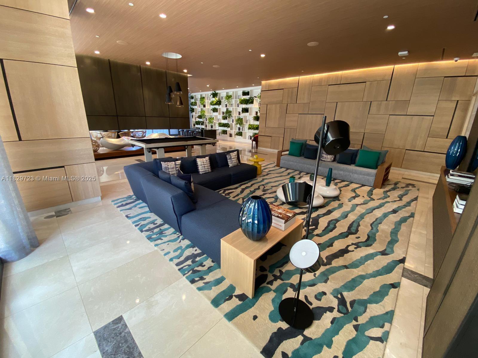 BRICKELL HEIGHTS EAST CON - Residential Lease