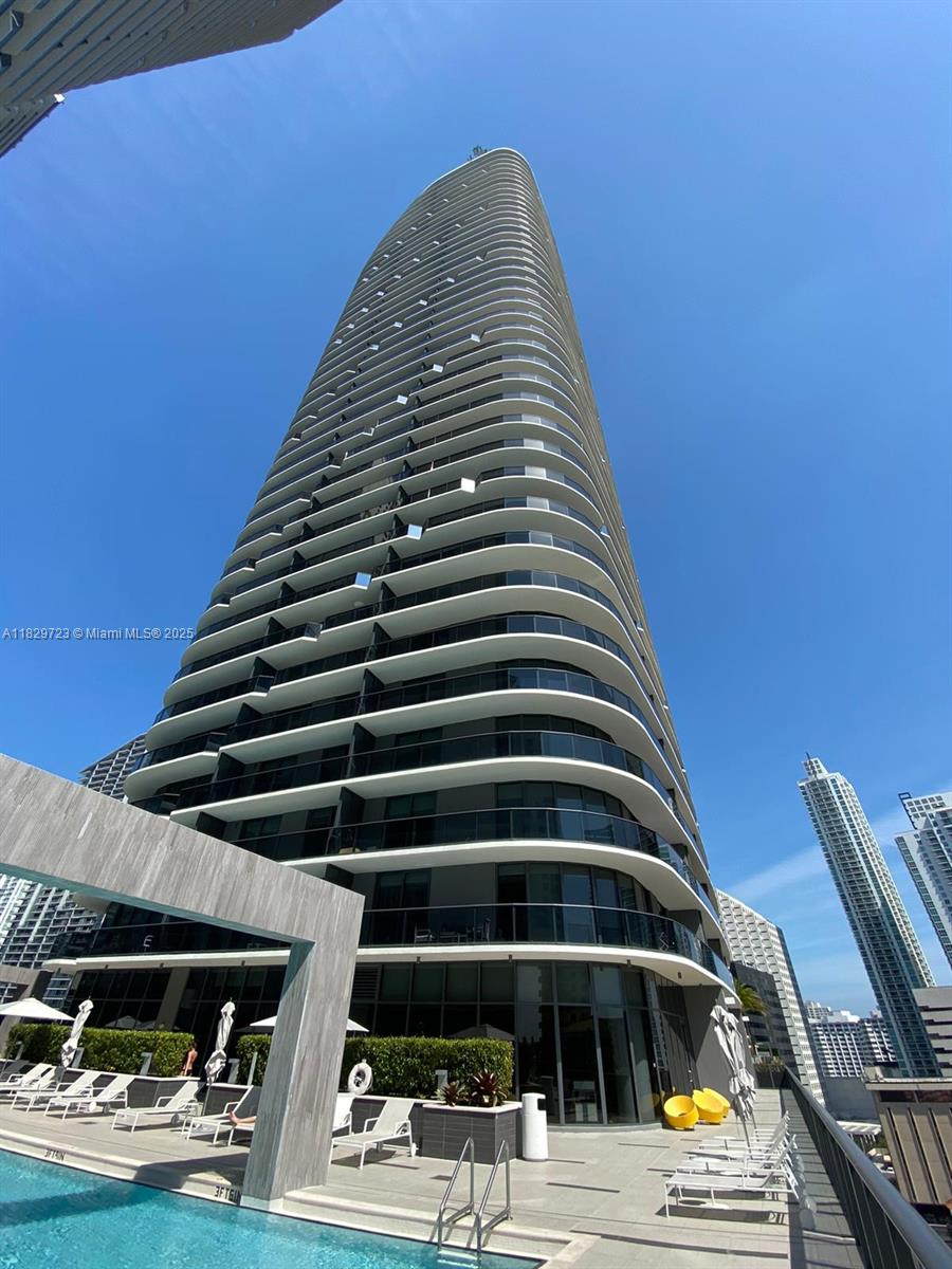BRICKELL HEIGHTS EAST CON - Residential Lease
