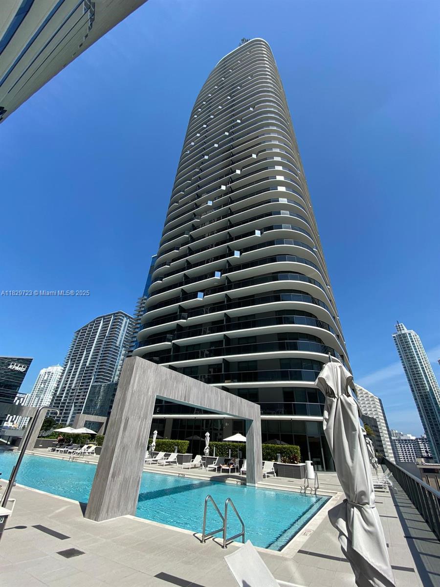 BRICKELL HEIGHTS EAST CON - Residential Lease