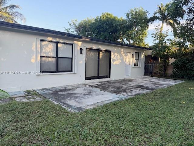 LAKESIDE ESTATES - Residential Lease