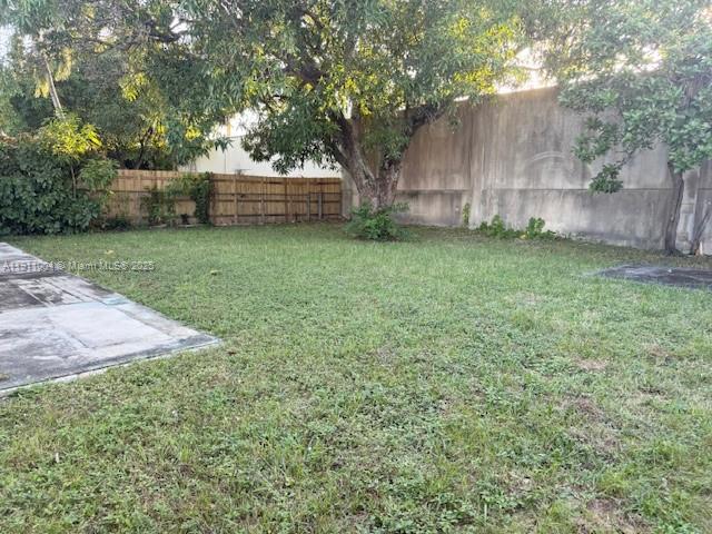 LAKESIDE ESTATES - Residential Lease