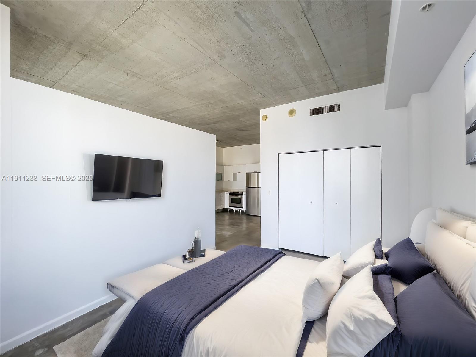 THE LOFT DOWNTOWN II CONDO - Residential Lease