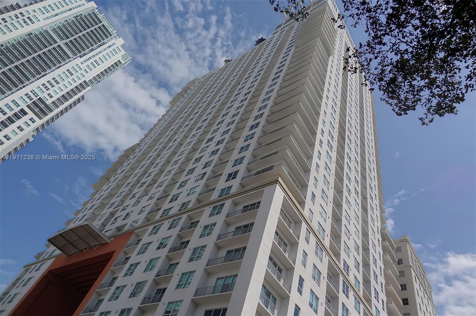 THE LOFT DOWNTOWN II CONDO - Residential Lease