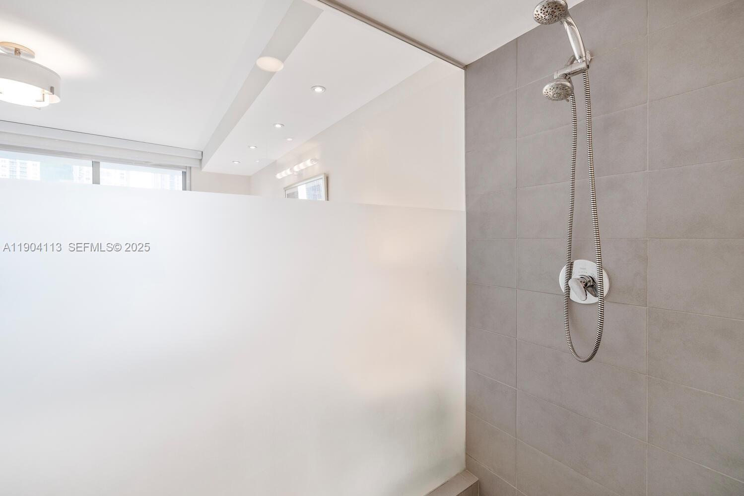 Mint Condominium - Residential