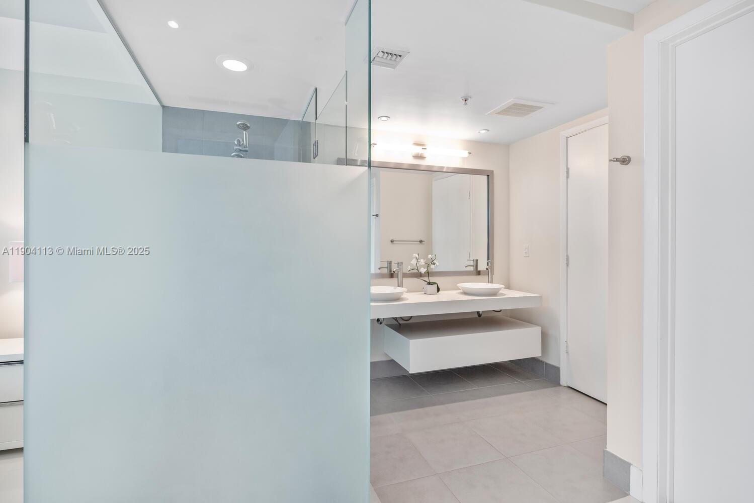 Mint Condominium - Residential