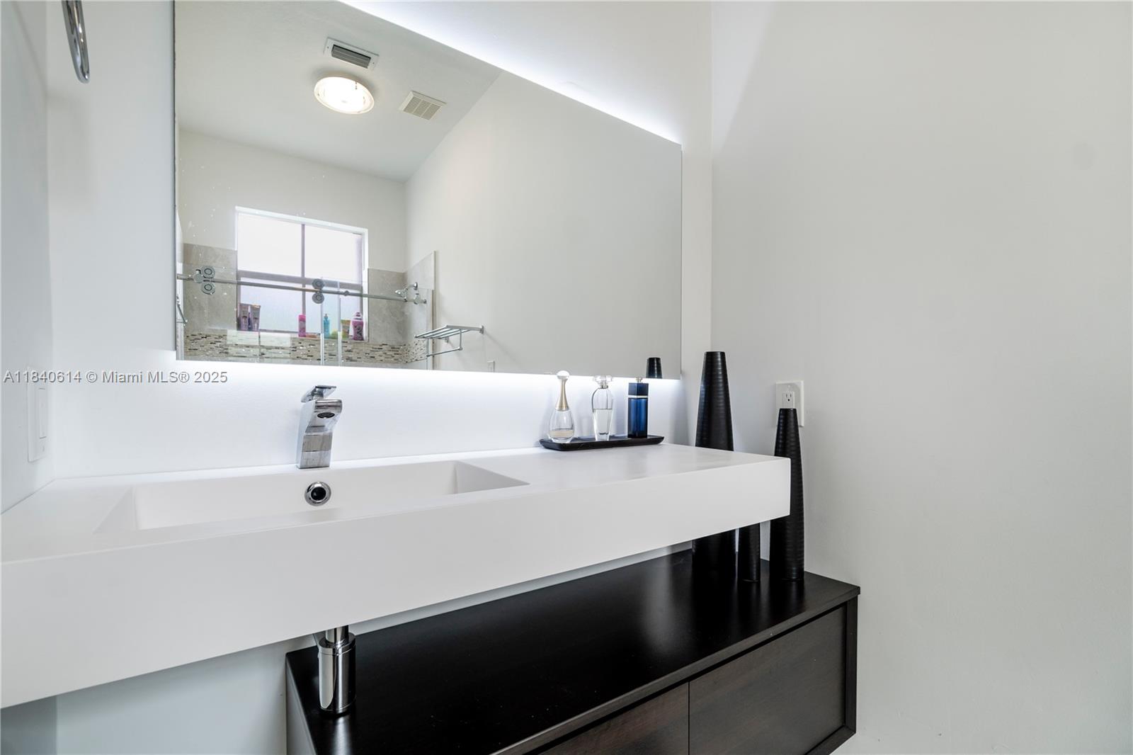 LAS TERRAZAS AT VIZCAYA C - Residential