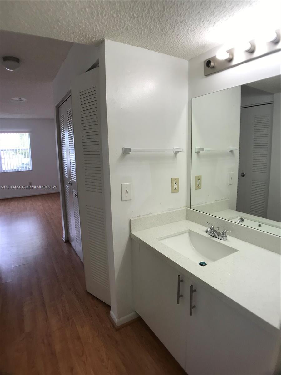LE CLUB AT OLD CUTLER CON - Residential Lease