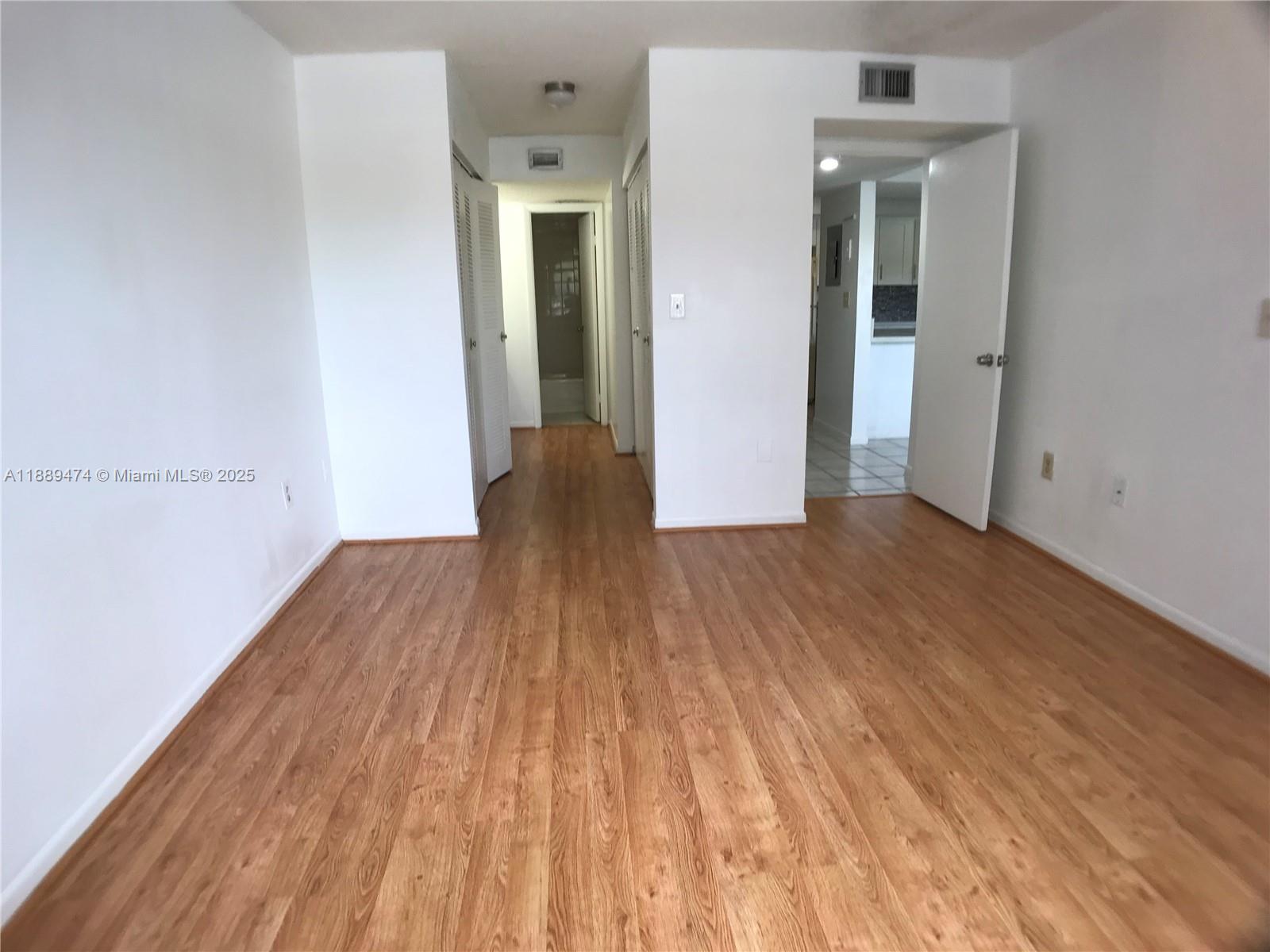 LE CLUB AT OLD CUTLER CON - Residential Lease