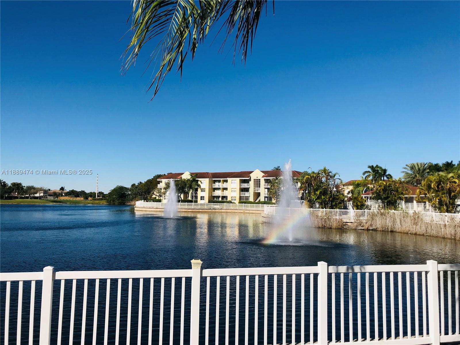 LE CLUB AT OLD CUTLER CON - Residential Lease
