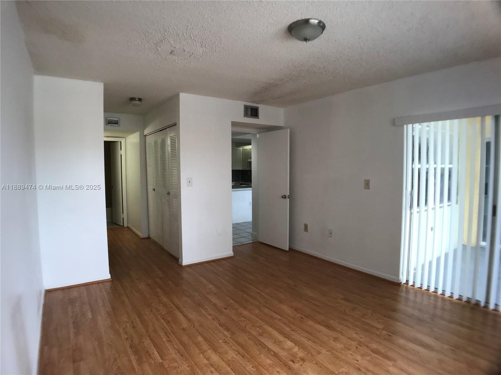 LE CLUB AT OLD CUTLER CON - Residential Lease