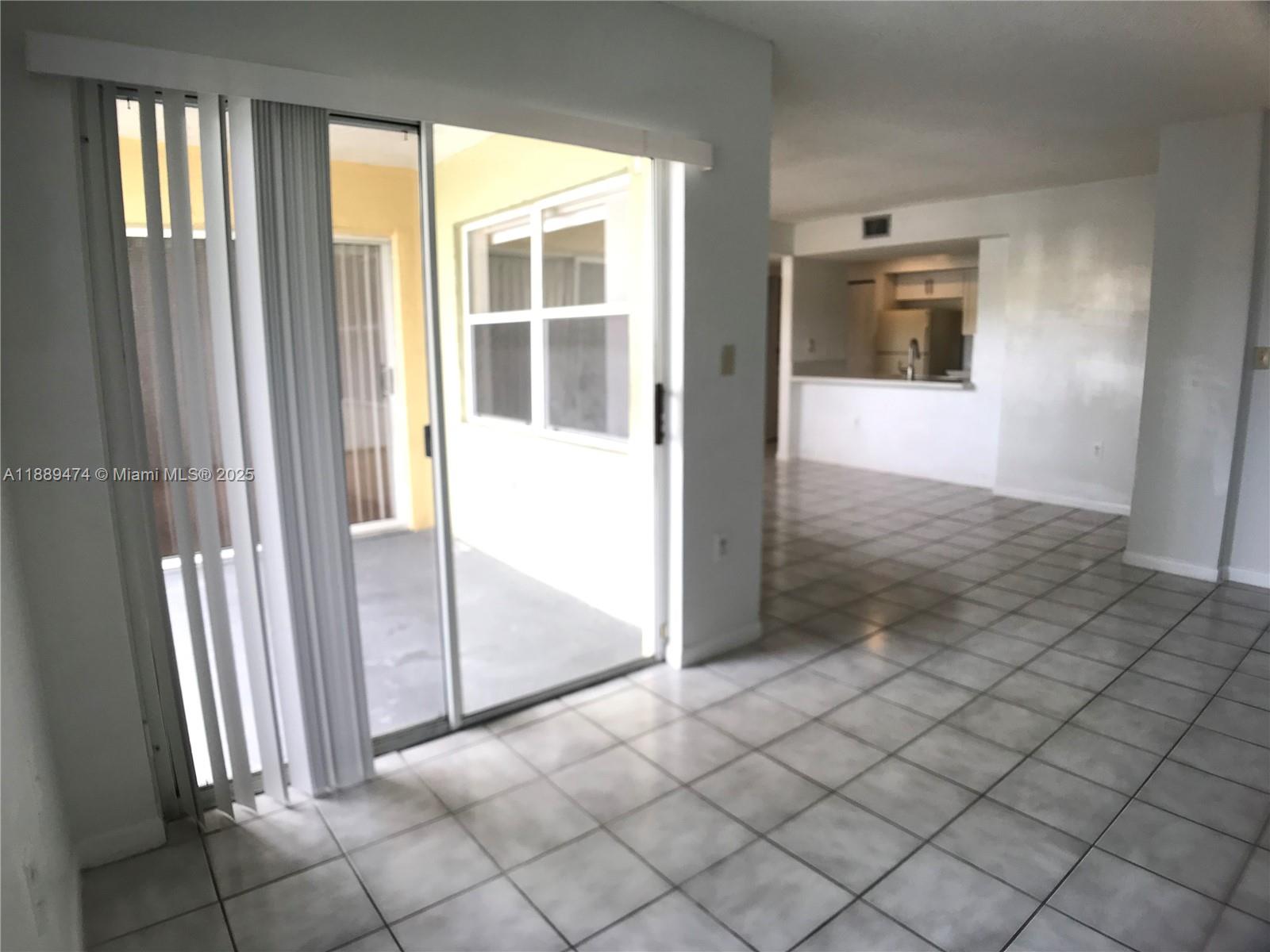 LE CLUB AT OLD CUTLER CON - Residential Lease