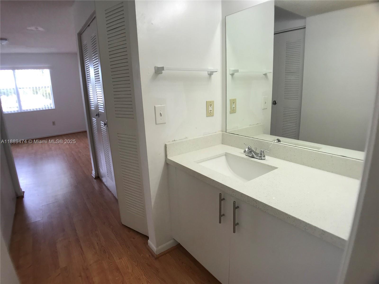 LE CLUB AT OLD CUTLER CON - Residential Lease