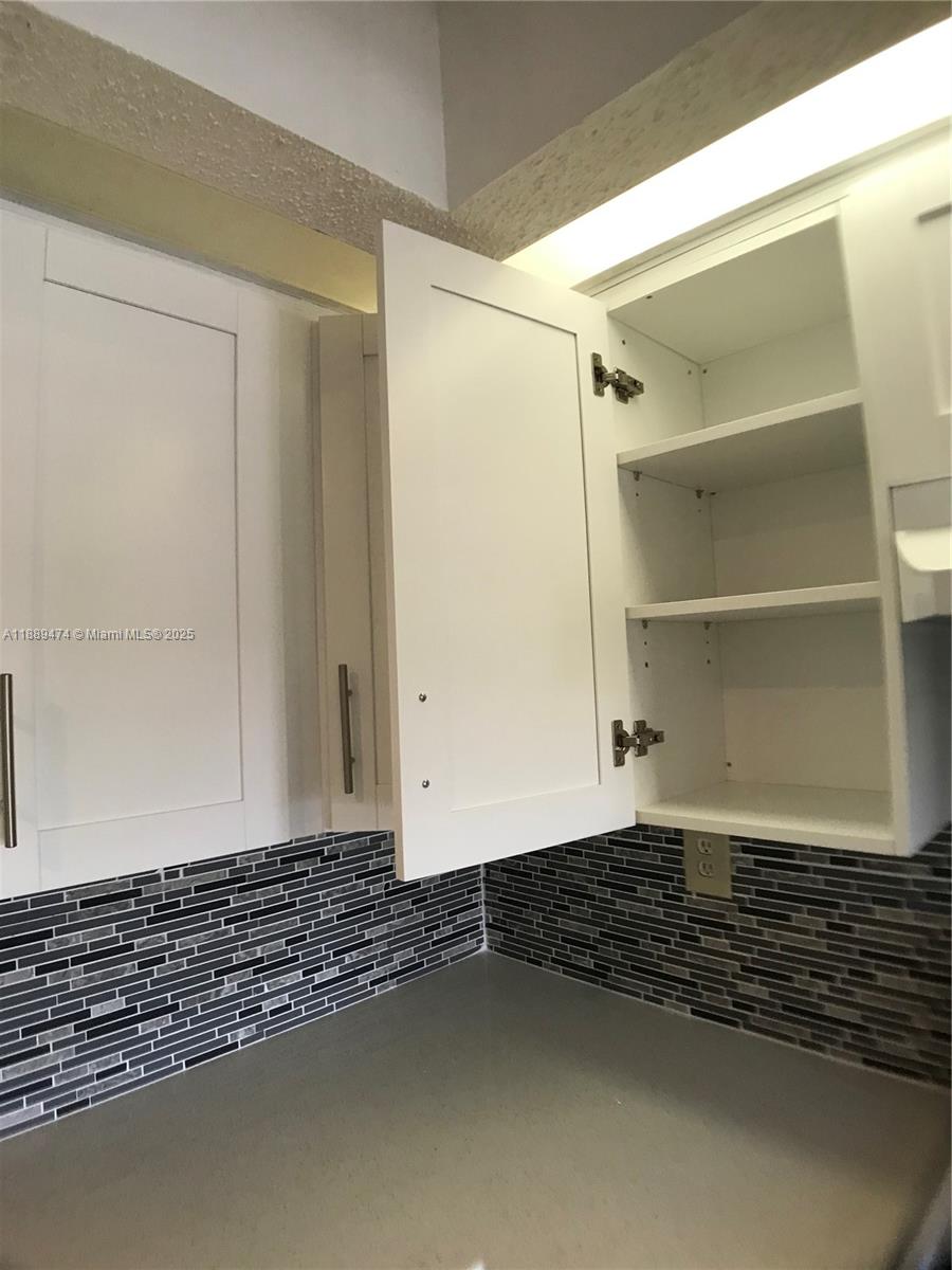 LE CLUB AT OLD CUTLER CON - Residential Lease