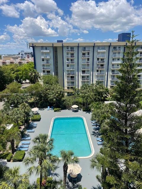 YOLANDA VILLAS CONDO - Residential