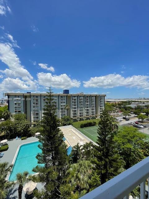 YOLANDA VILLAS CONDO - Residential