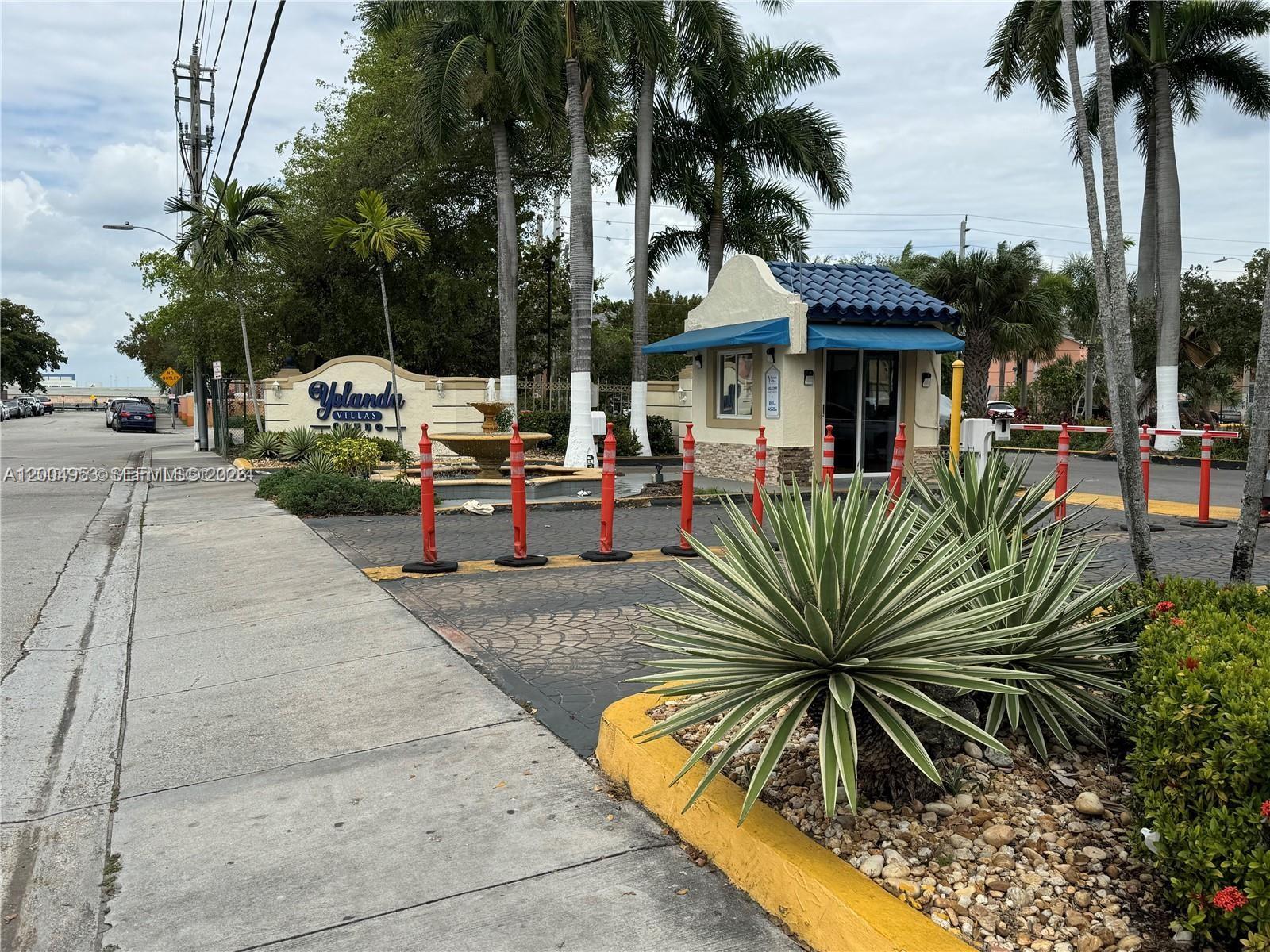 YOLANDA VILLAS CONDO - Residential