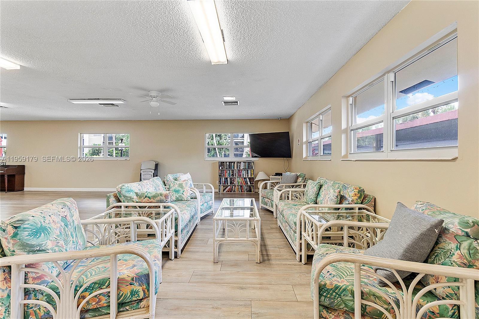 GARDEN-AIRE VILLAGE SOUTH - Residential