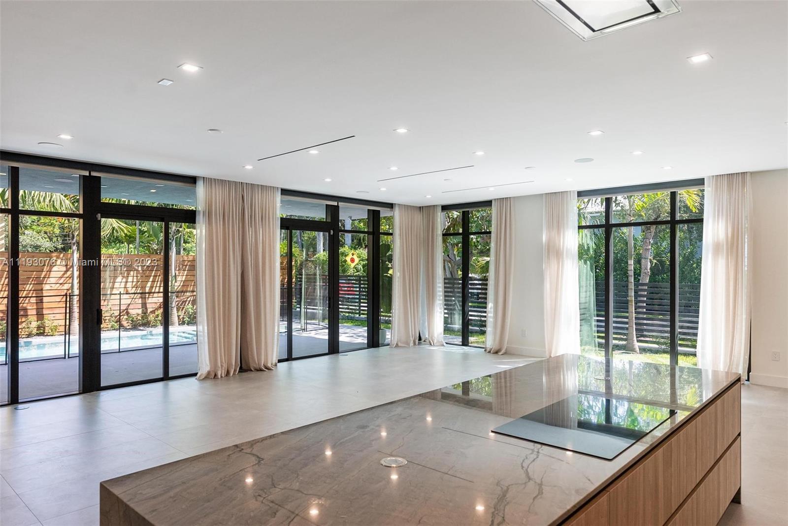 OCEAN VIEW HEIGHTS - Residential