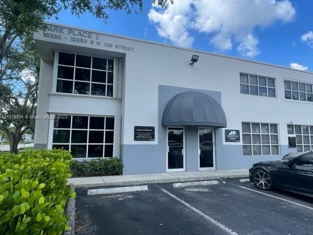 Great opportunity to rent your professional office in West Kendall close to Miami Executive Airport, the Turnpike and 874. This Park Place of Kendall office includes 3 private offices, a conference area, kitchenette and 1st floor restroom. Ideal for Law firm, CPA, etc. Located on 128th Street which connects to the 874 expressway.