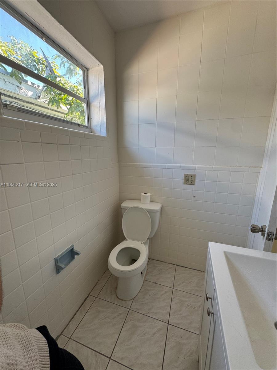 BISC BEACH SUB - Residential Income