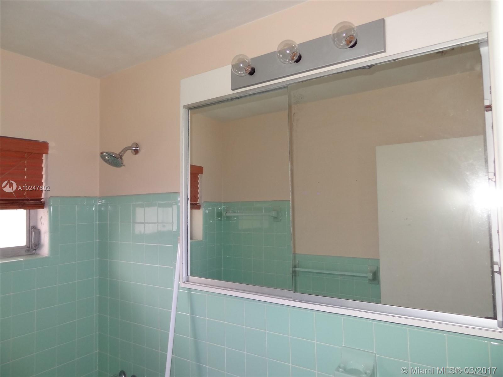 HOLLYWOOD LITTLE RANCHES - Residential Lease