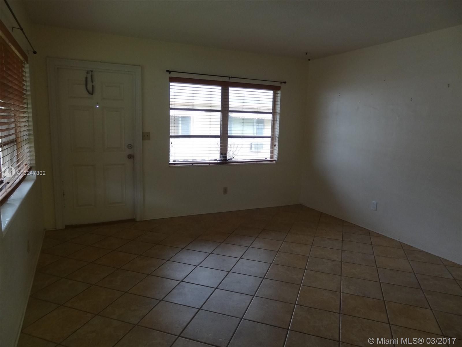 HOLLYWOOD LITTLE RANCHES - Residential Lease