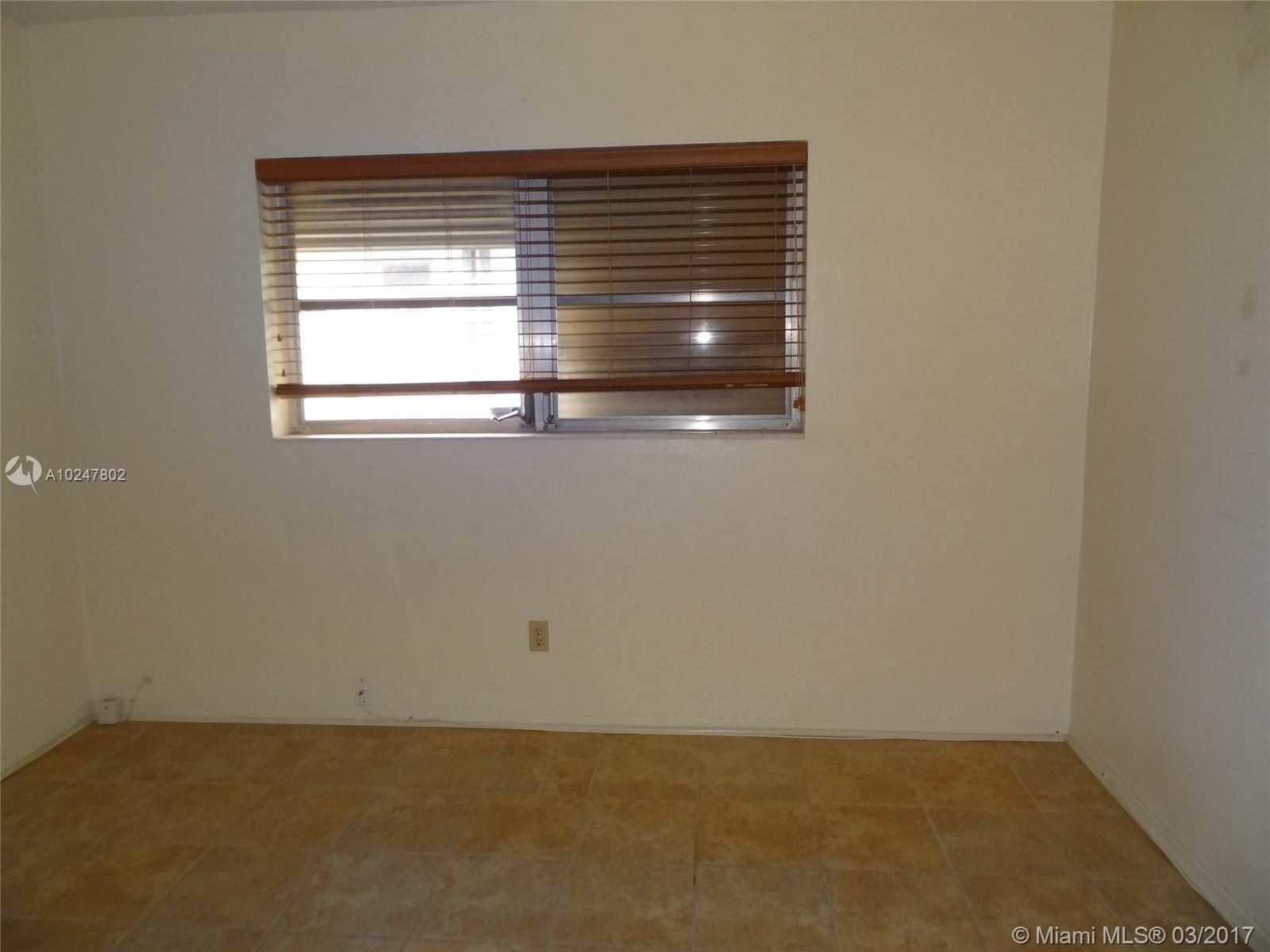 HOLLYWOOD LITTLE RANCHES - Residential Lease