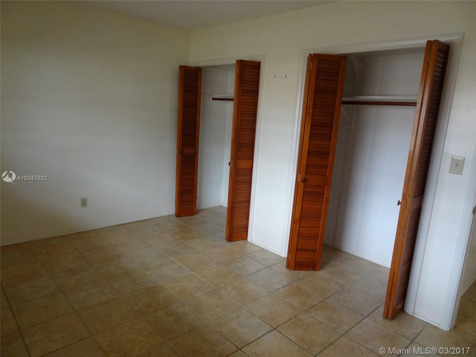 HOLLYWOOD LITTLE RANCHES - Residential Lease