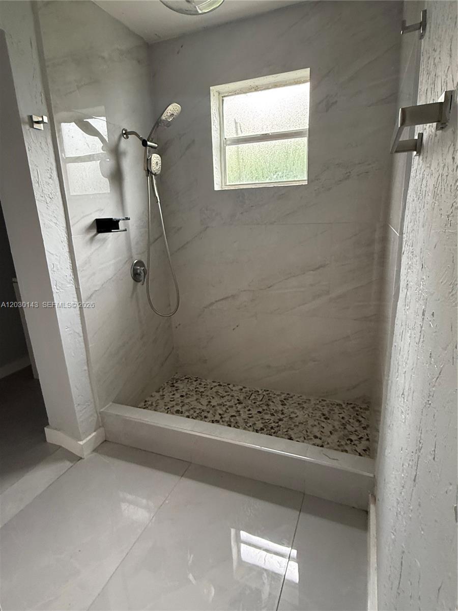 102 NW 1st Ave 102