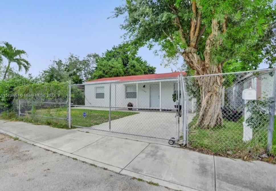 PALM PARK AMD - Residential Lease