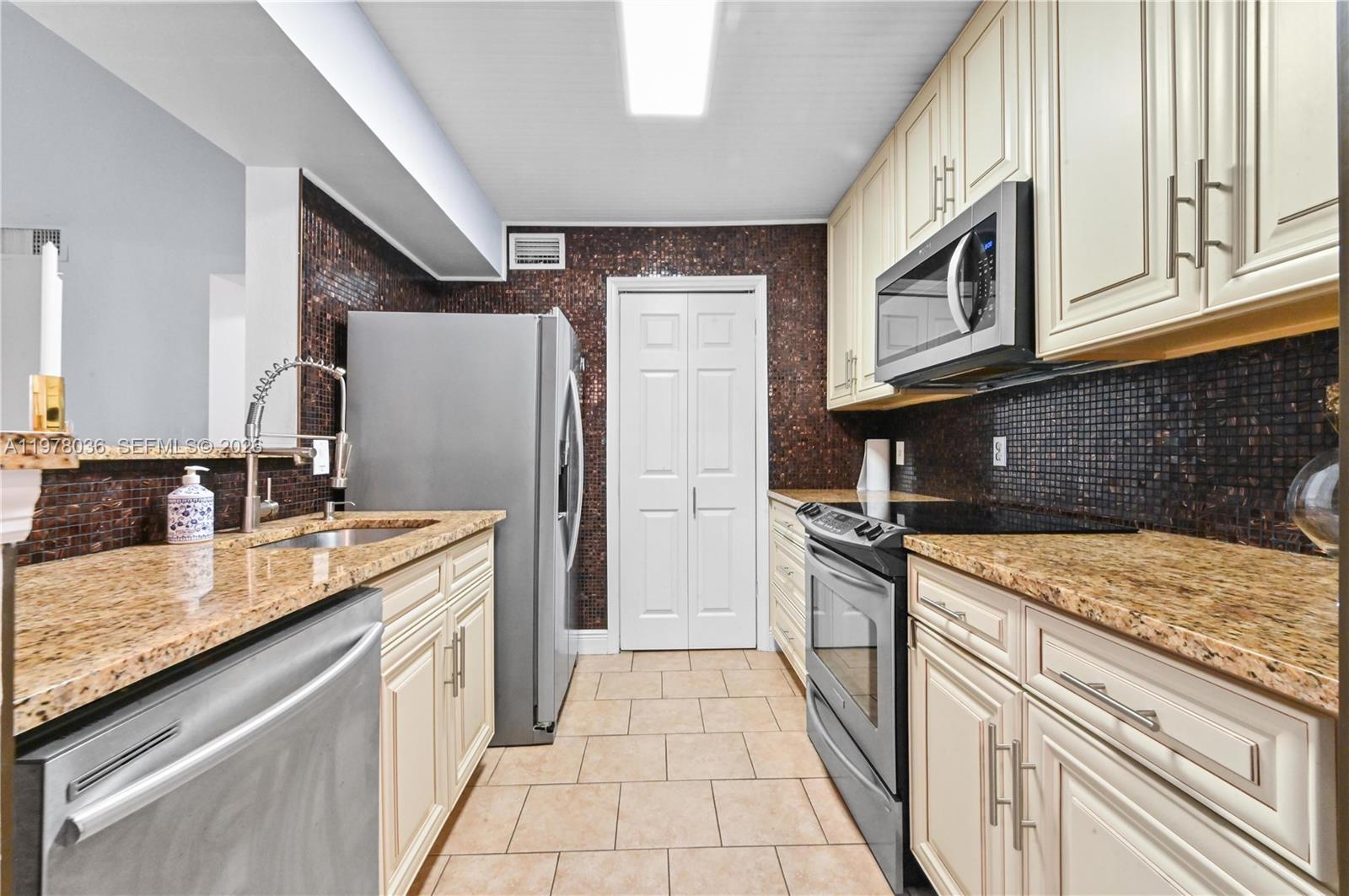 SAILBOAT POINTE CONDO - Residential