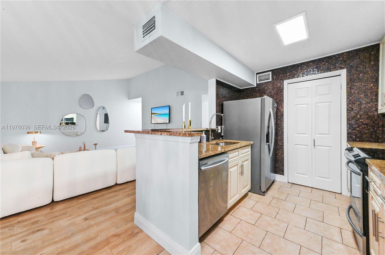 SAILBOAT POINTE CONDO - Residential