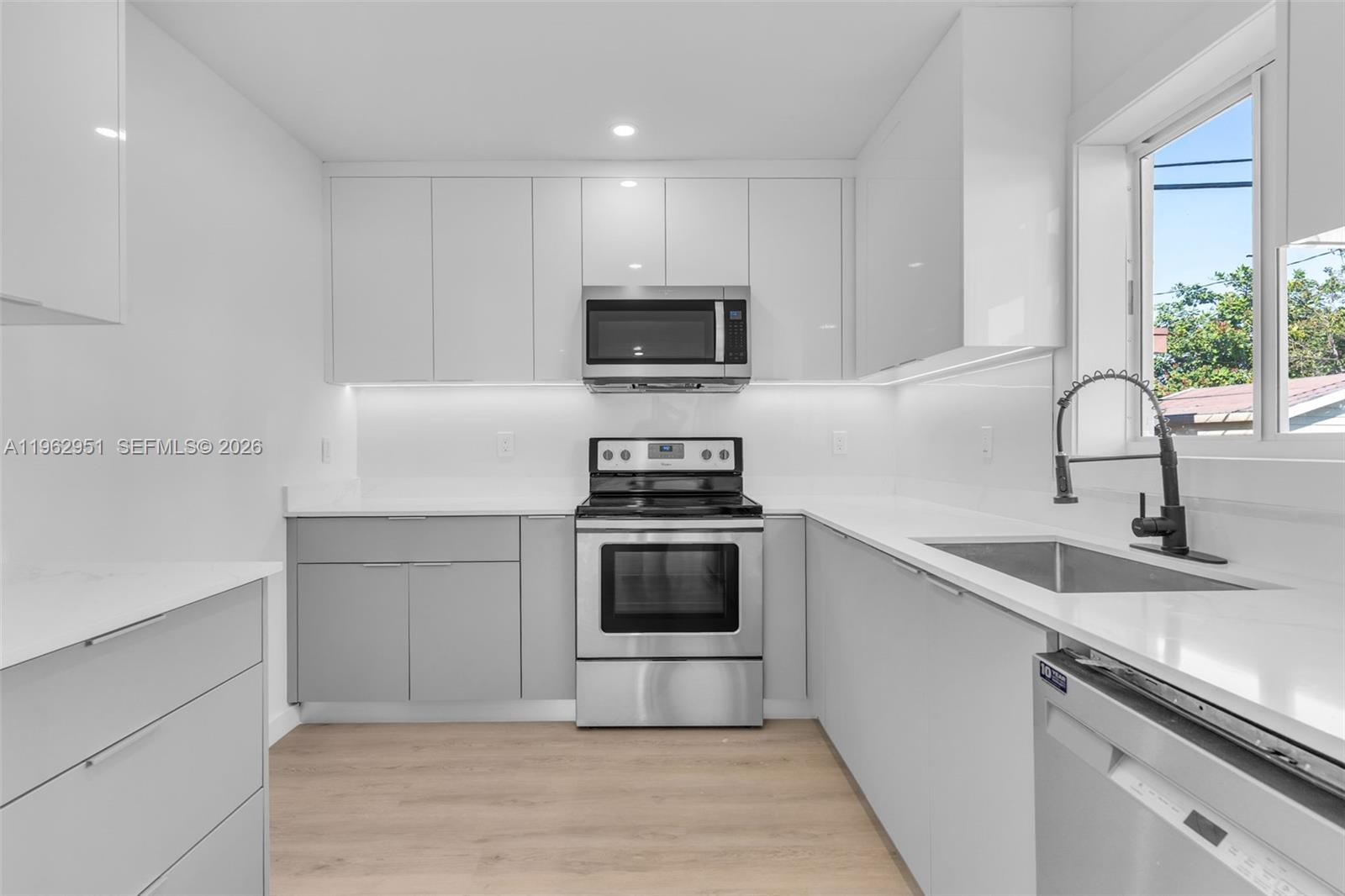 GRATIGNY HEIGHTS 2ND ADDN - Residential