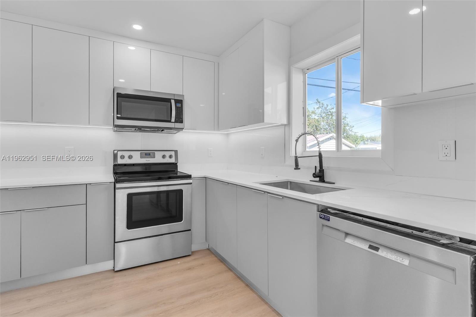 GRATIGNY HEIGHTS 2ND ADDN - Residential