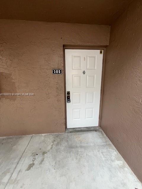 CLUB QUARTERS AT RAINTREE - Residential Lease