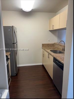 CLUB QUARTERS AT RAINTREE - Residential Lease