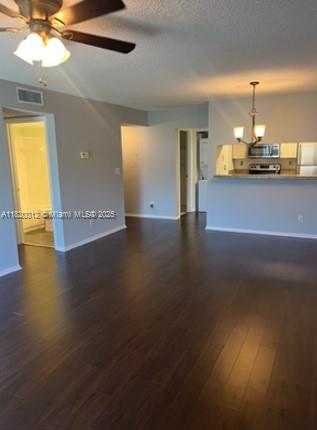 CLUB QUARTERS AT RAINTREE - Residential Lease
