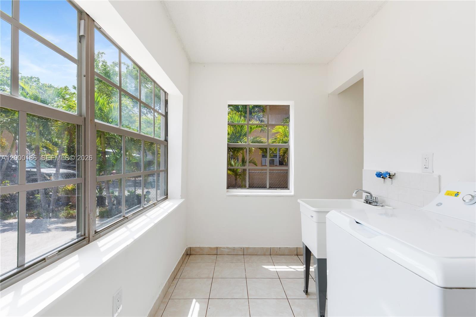 DANIA HEIGHTS EXT - Residential