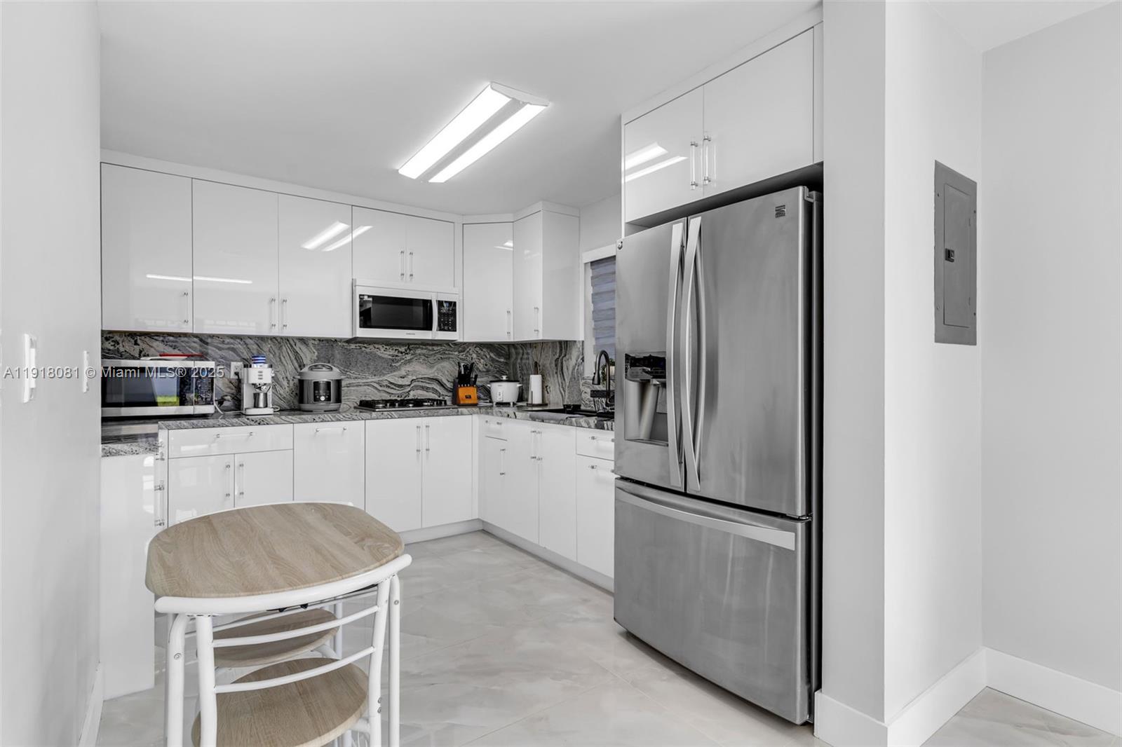 AMERICAN HOMES 2ND ADDN - Residential